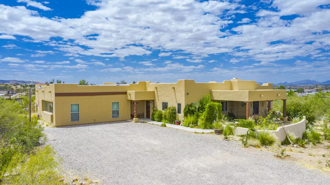 840 S VULTURE MINE Road, Wickenburg, AZ 85390