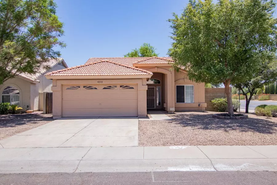 4255 W CAMINO VIVAZ --, Glendale, AZ 85310