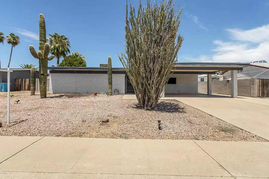 2916 E CORRINE Drive, Phoenix, AZ 85032