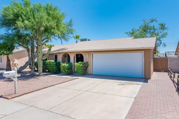 Phoenix, AZ 85042,7027 S 45TH Place