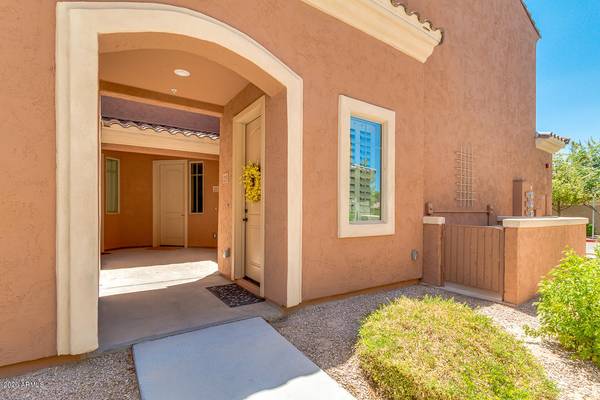 Chandler, AZ 85225,900 S CANAL Drive #220