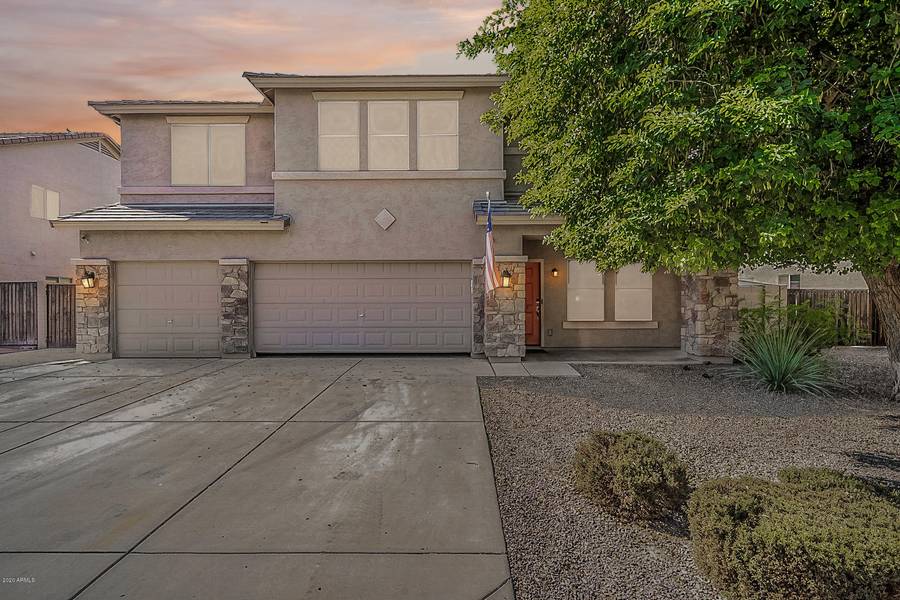 835 E SUN VALLEY FARMS Lane, San Tan Valley, AZ 85140