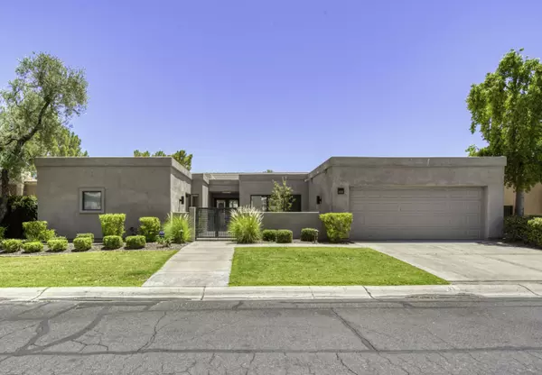 2737 E ARIZONA BILTMORE Circle #33, Phoenix, AZ 85016