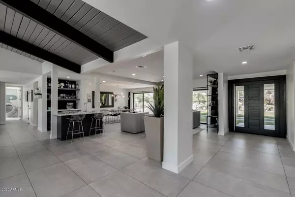 Paradise Valley, AZ 85253,6735 E SOLANO Drive