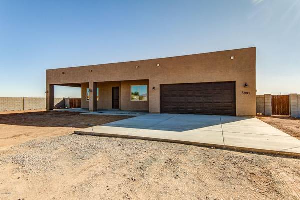 25021 W Lowden Road, Wittmann, AZ 85361