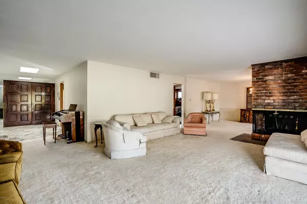 Phoenix, AZ 85018,4164 E CAMELBACK Road