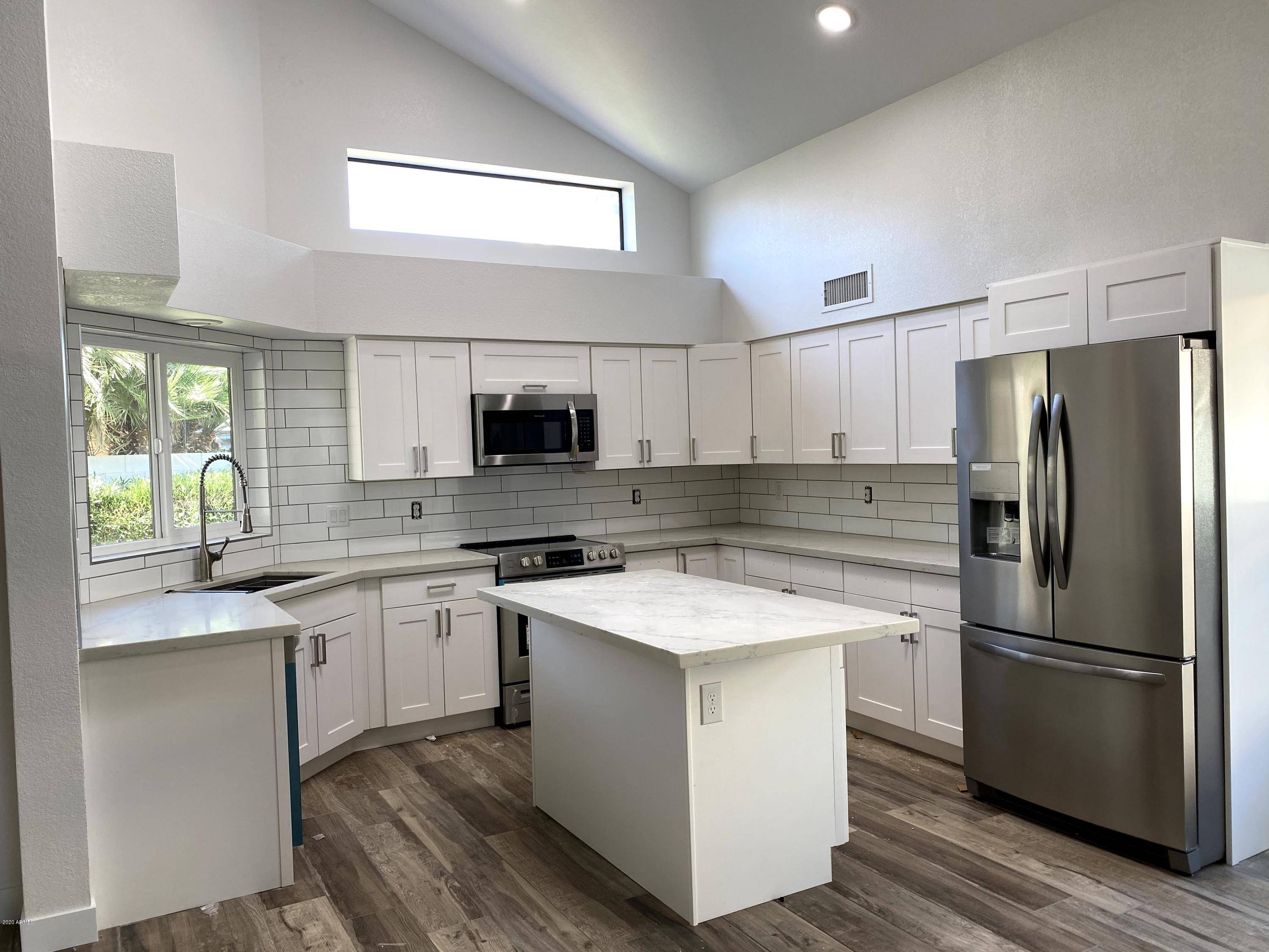 Tempe, AZ 85284,174 W CALLE DE CABALLOS --