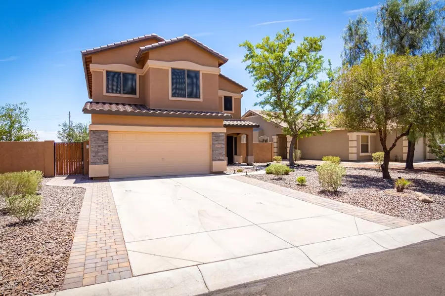 2901 E SILVERBELL Road, San Tan Valley, AZ 85143