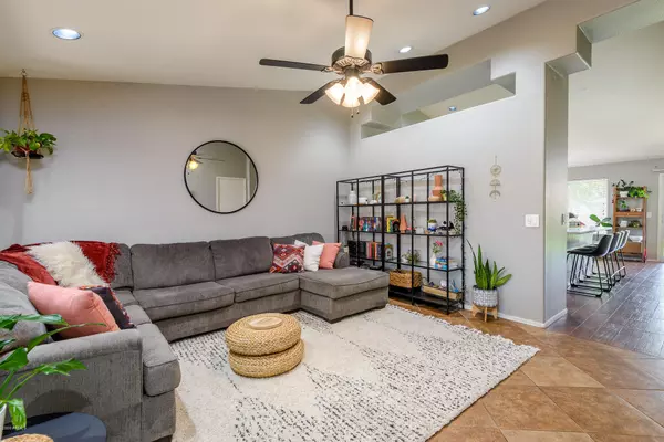 Gilbert, AZ 85233,103 W PATRICK Street