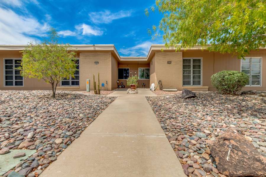 10872 W BUCCANEER Drive, Sun City, AZ 85351