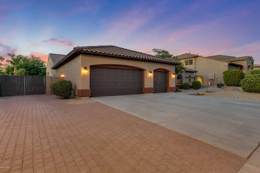 9612 W RUNNING DEER Trail, Peoria, AZ 85383