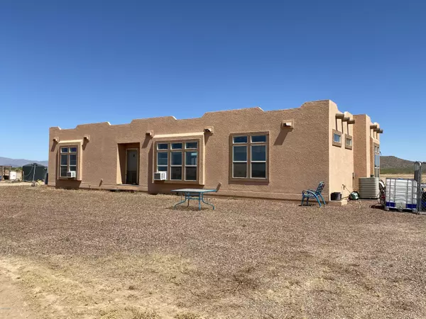 46109 W J-1 Ranch Road, Wickenburg, AZ 85390