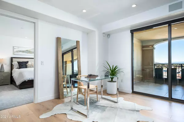 Scottsdale, AZ 85251,7181 E CAMELBACK Road #1102