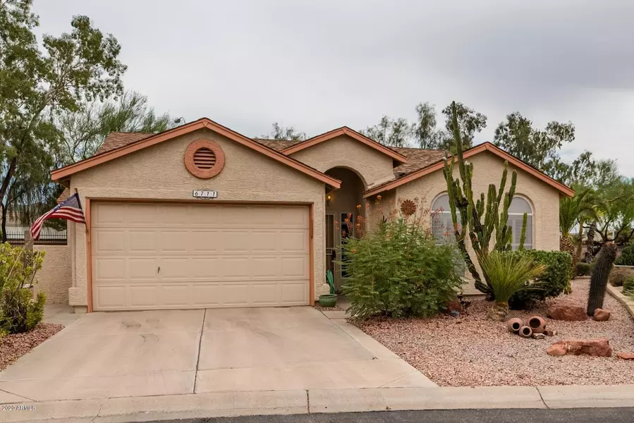 6711 S OAKMONT Drive, Chandler, AZ 85249