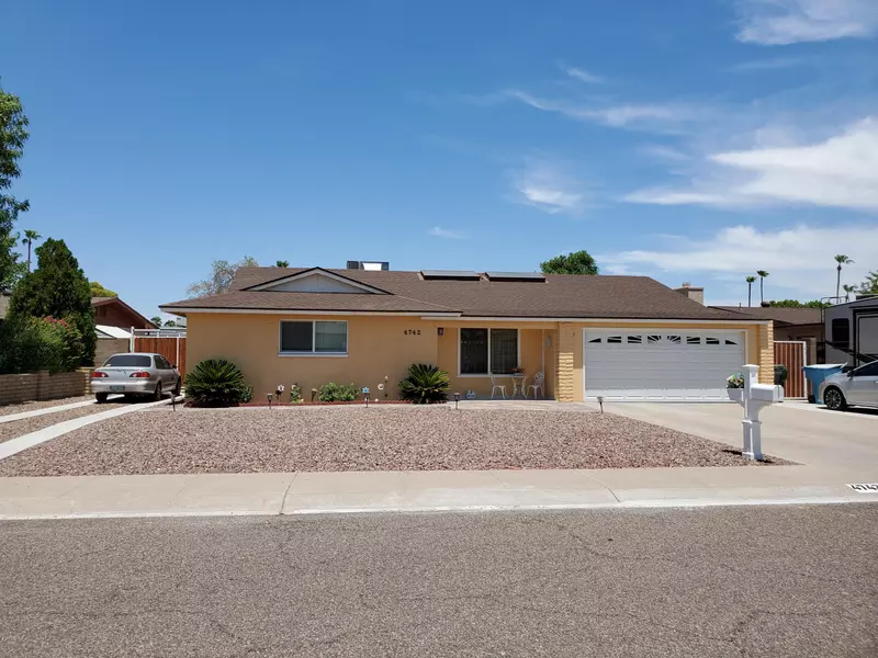 4742 W SHAW BUTTE Drive, Glendale, AZ 85304