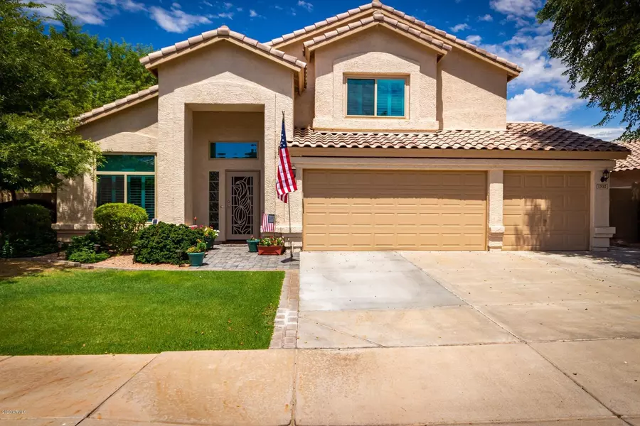 1332 W HONEYSUCKLE Lane, Chandler, AZ 85248