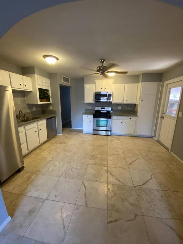 Phoenix, AZ 85029,3420 W ALTADENA Avenue