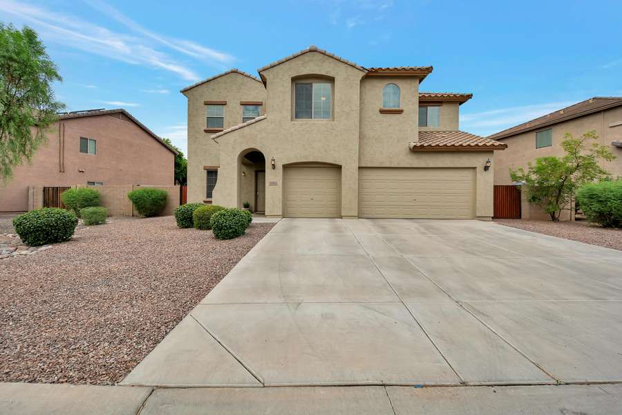 686 E SUN VALLEY FARMS Lane, San Tan Valley, AZ 85140