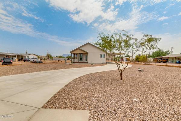 Apache Junction, AZ 85120,419 N IRONWOOD Drive