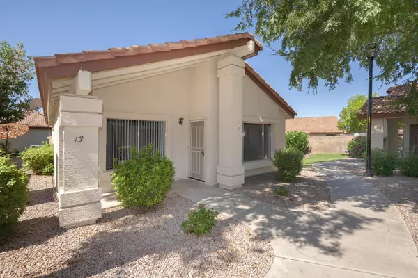 1120 N VAL VISTA Drive #13, Gilbert, AZ 85234