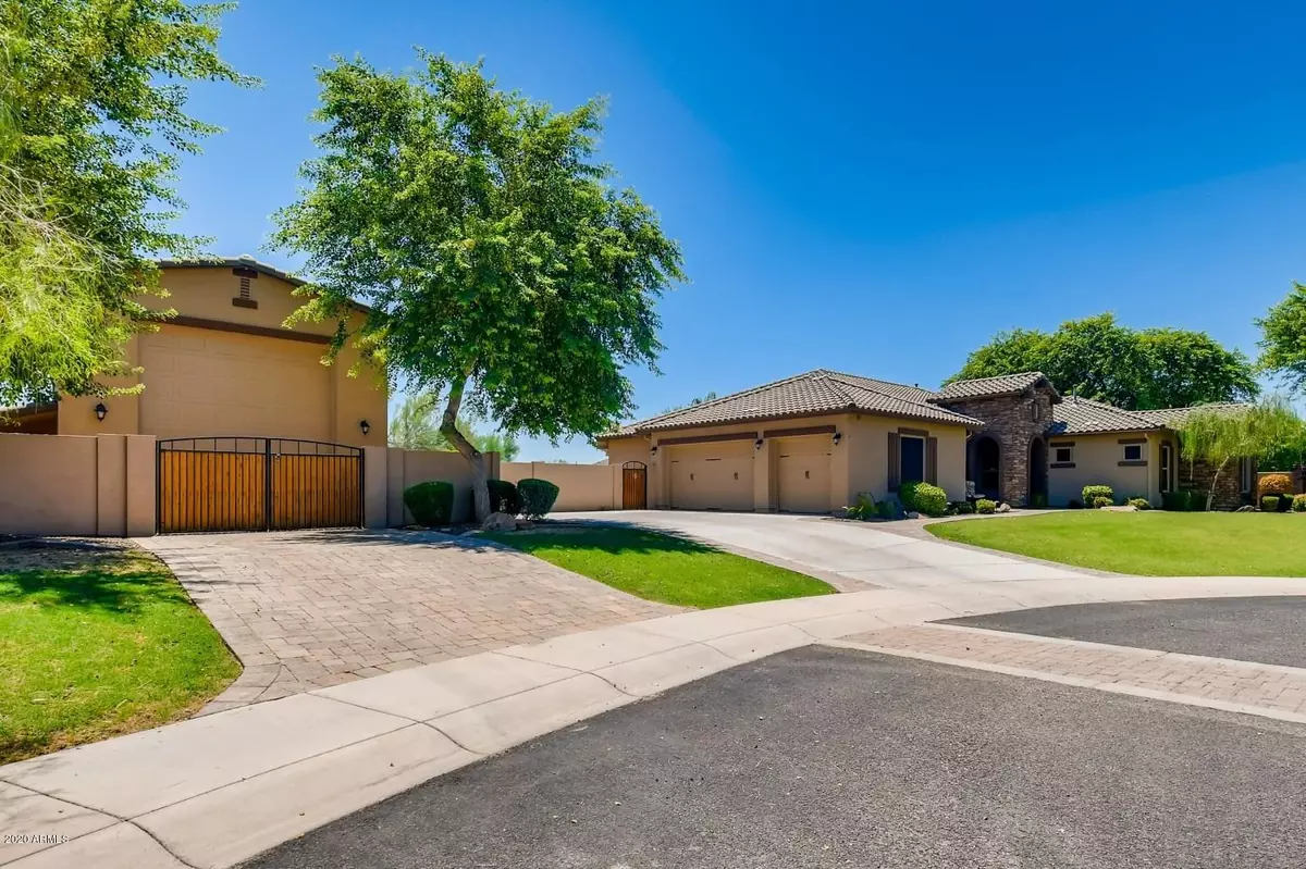 Mesa, AZ 85207,7043 E IVYGLEN Circle