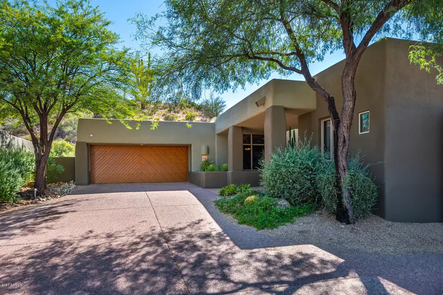 9939 E Graythorn Drive, Scottsdale, AZ 85262