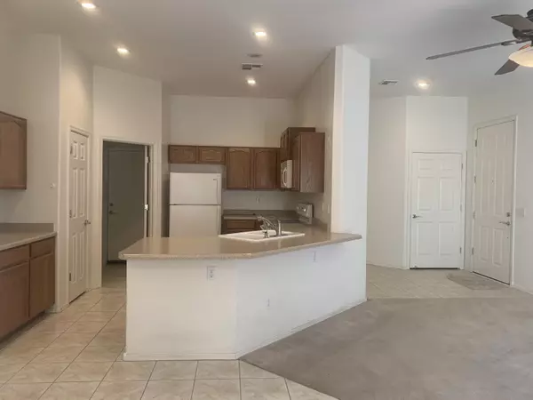 25 S QUINN Circle #57, Mesa, AZ 85206