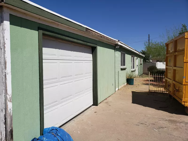 2716 W ECHO Lane, Phoenix, AZ 85051