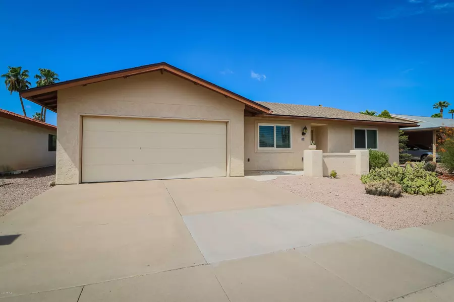 958 LEISURE WORLD --, Mesa, AZ 85206