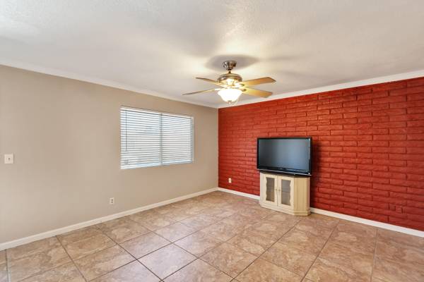 Phoenix, AZ 85028,3915 E SHAW BUTTE Drive