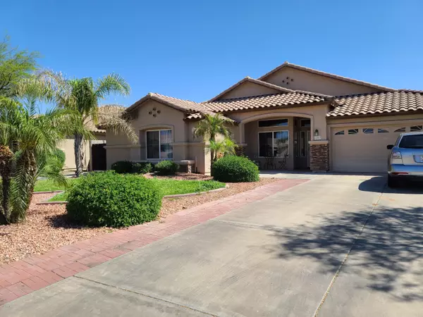 8207 W NICOLET Avenue, Glendale, AZ 85303