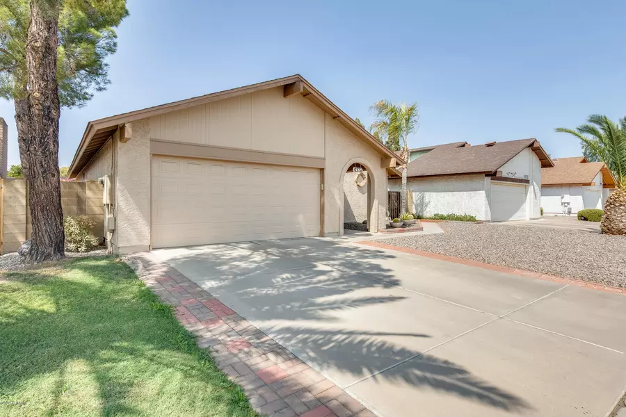 4332 W MORROW Drive, Glendale, AZ 85308