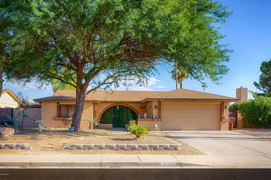 7425 W SUNNYSIDE Drive, Peoria, AZ 85345