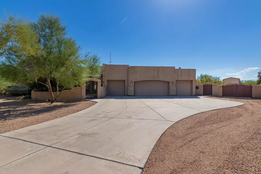 33 E TANYA Road, Phoenix, AZ 85086