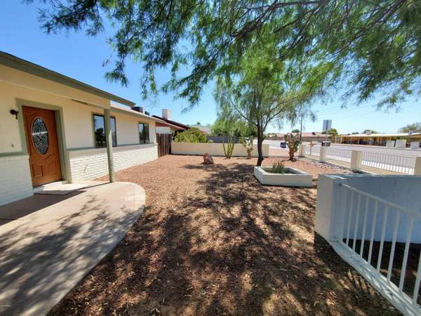 Apache Junction, AZ 85119,712 E SOUTHERN Avenue