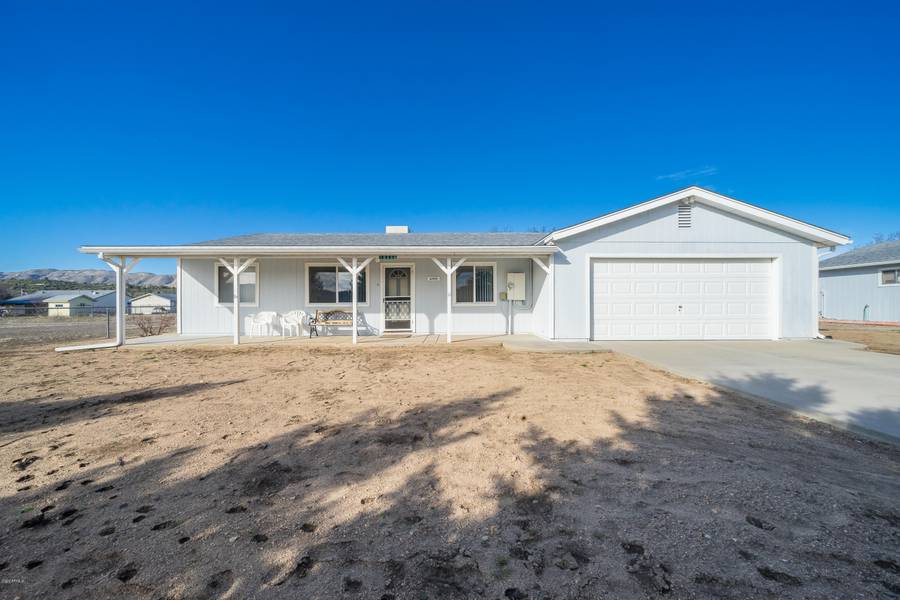 18556 S JOSEPH HODGE Road, Peeples Valley, AZ 86332