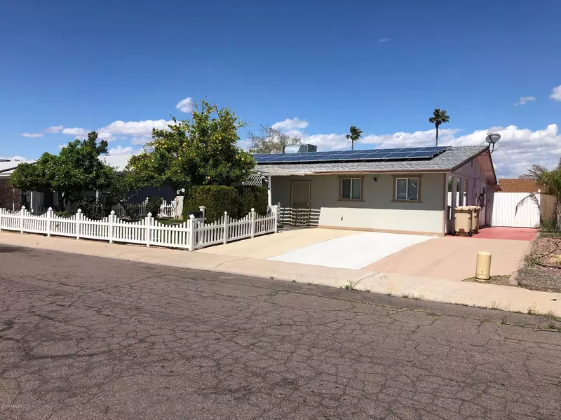 6114 W TIERRA BUENA Lane, Glendale, AZ 85306