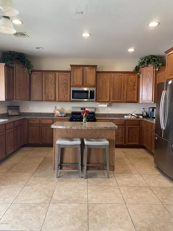 Tolleson, AZ 85353,8722 W Pioneer Street