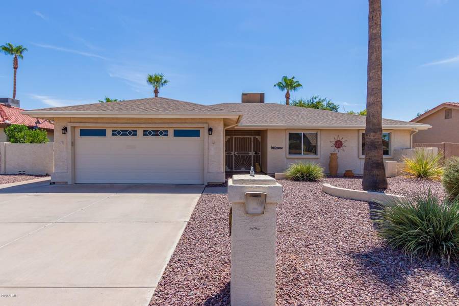 26013 S NEW TOWN Drive, Sun Lakes, AZ 85248