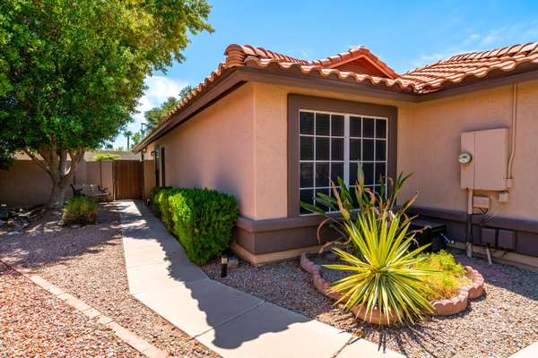 Gilbert, AZ 85233,921 W CANTEBRIA Drive