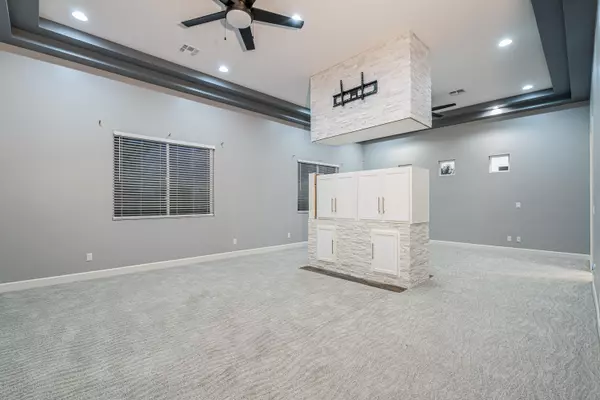 Scottsdale, AZ 85254,6201 E SWEETWATER Avenue