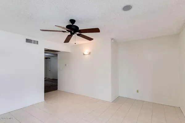 Tempe, AZ 85283,1916 E COLGATE Drive