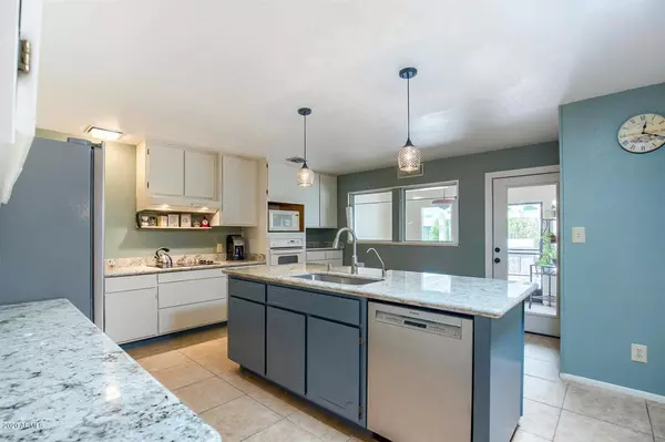 Phoenix, AZ 85044,11654 S HALF MOON Drive