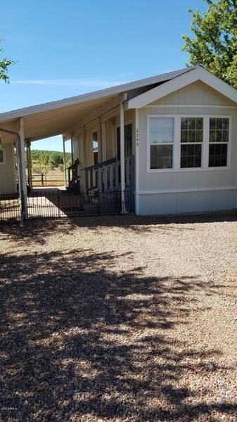 2255 OLD CROOKS Trail, Overgaard, AZ 85933