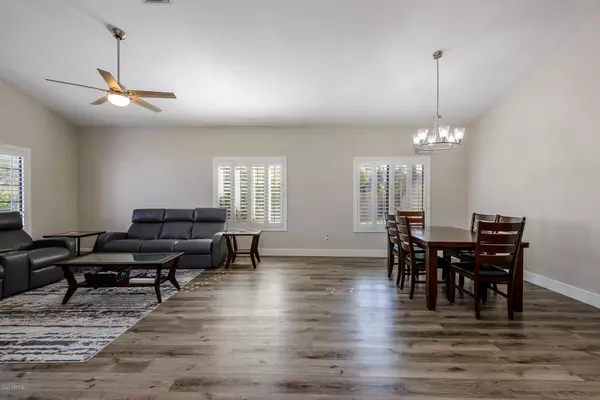 Tempe, AZ 85284,21 W PECAN Place