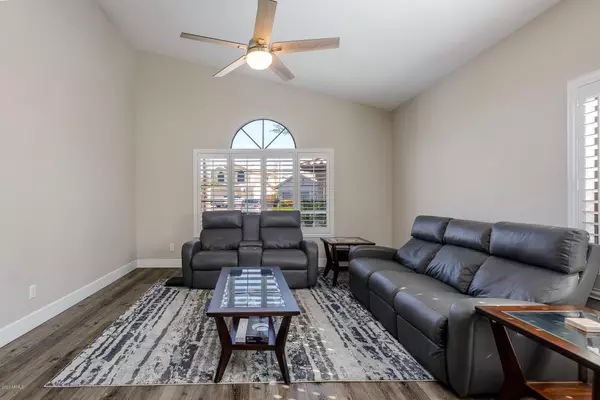 Tempe, AZ 85284,21 W PECAN Place