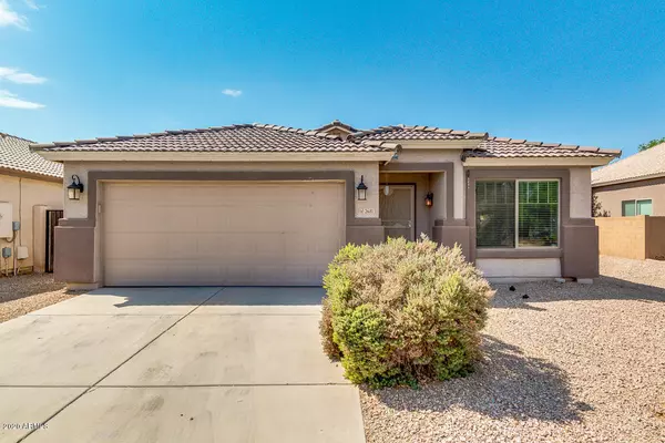 2681 E SILVERSMITH Trail, San Tan Valley, AZ 85143