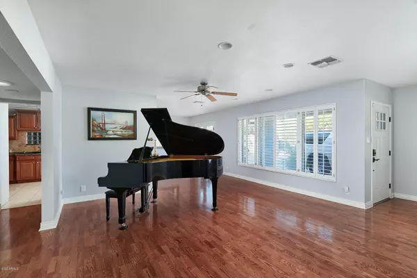 Phoenix, AZ 85018,4122 N 56TH Street