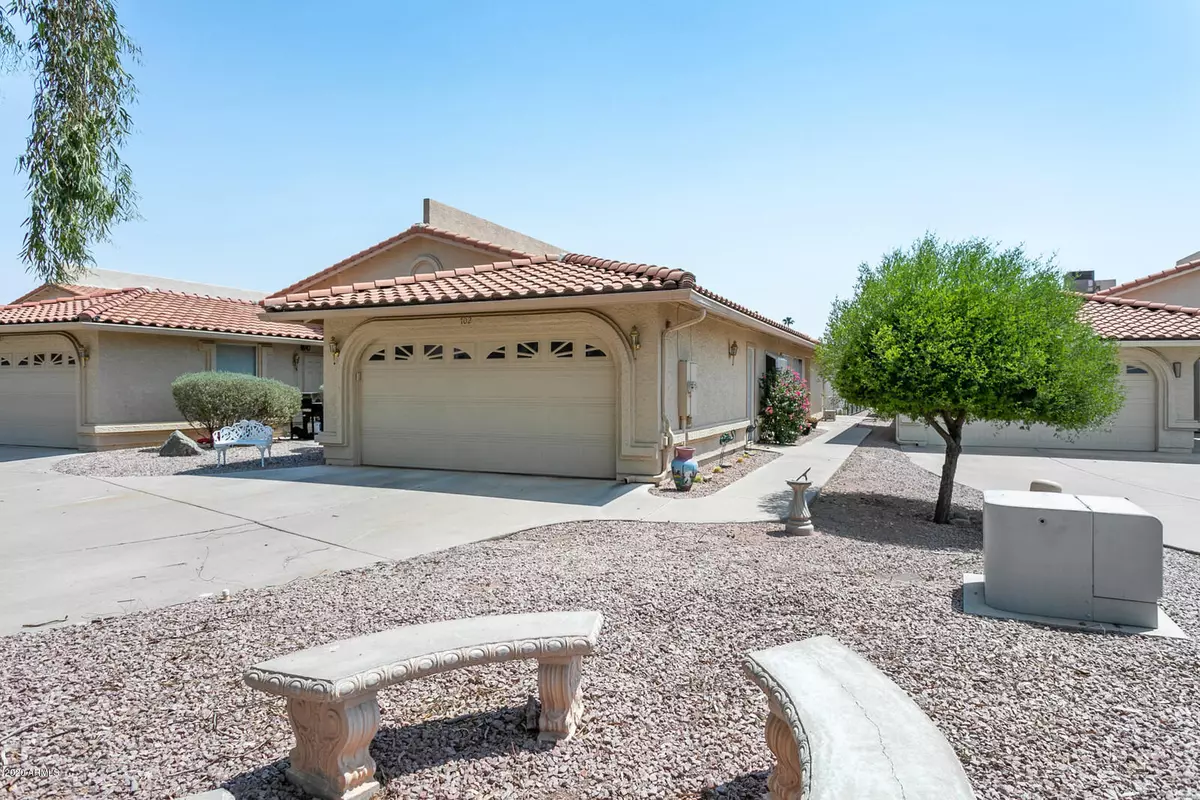 Mesa, AZ 85206,702 LEISURE WORLD --