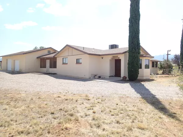 7024 E Dakota Road, Hereford, AZ 85615